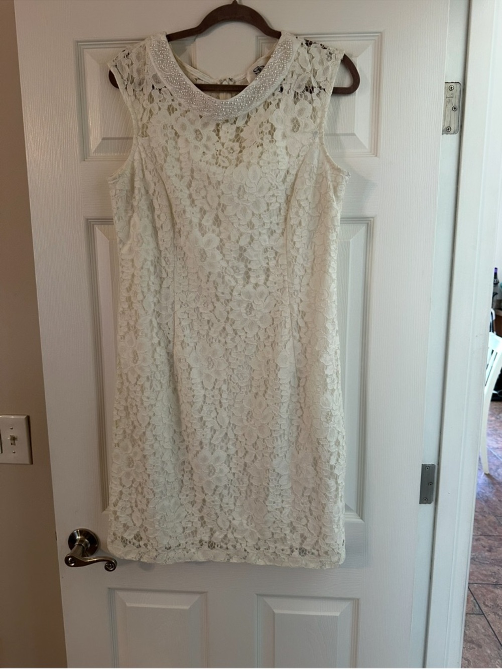SD Collection Ivory Lace Sheath Dress with Pearl Collar